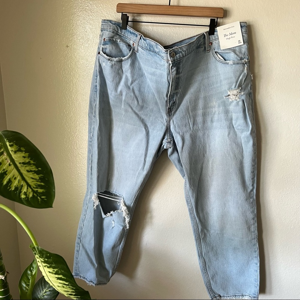 Abercrombie | High Rise Ripped Mom Jeans - Picture 2 of 8